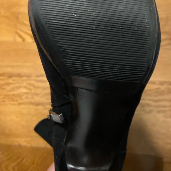 Club Monaco suede platform boots, in black. - Picture 4 of 4